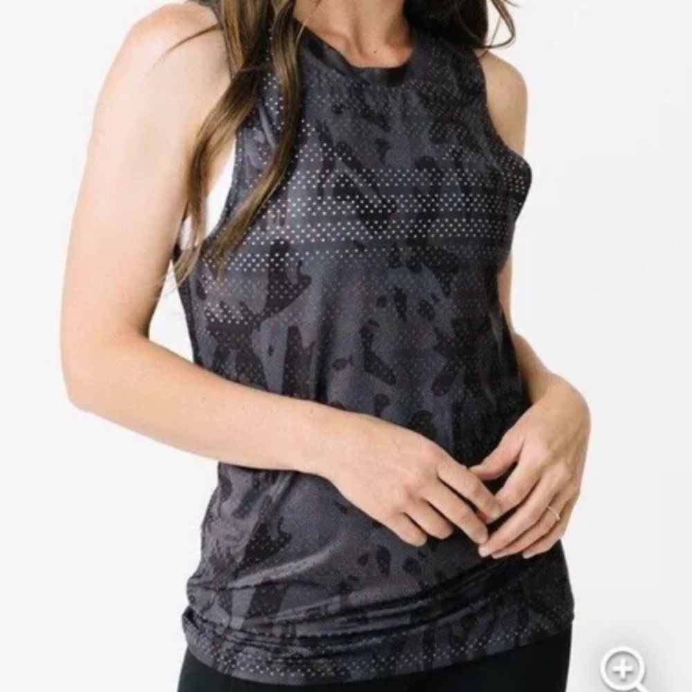 Zyia Black Camo Chill Tank size S